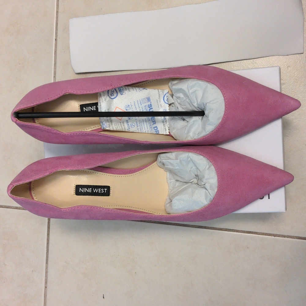 84$ BNIB Nine West Abaline Pointed Toe Low Pumps, Suede, size 12